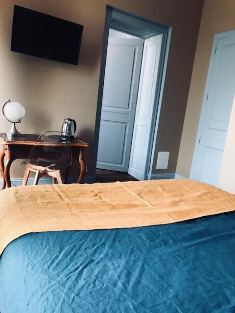 モン・ド・マルサン Le Logis D'Augustin Bed & Breakfast エクステリア 写真