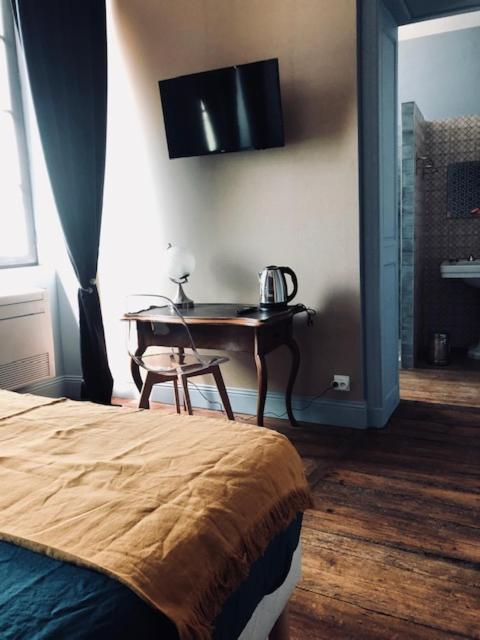 モン・ド・マルサン Le Logis D'Augustin Bed & Breakfast エクステリア 写真
