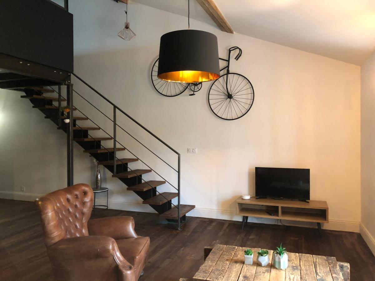 モン・ド・マルサン Le Logis D'Augustin Bed & Breakfast エクステリア 写真