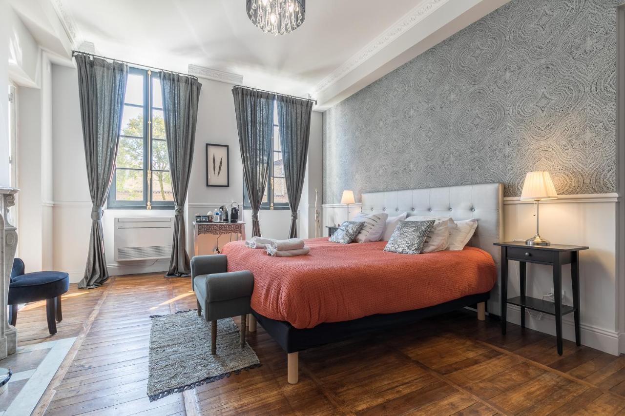 モン・ド・マルサン Le Logis D'Augustin Bed & Breakfast エクステリア 写真
