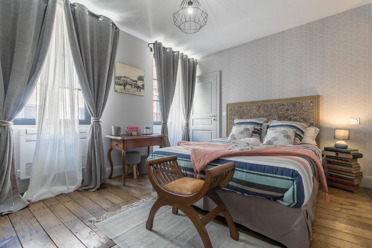 モン・ド・マルサン Le Logis D'Augustin Bed & Breakfast エクステリア 写真