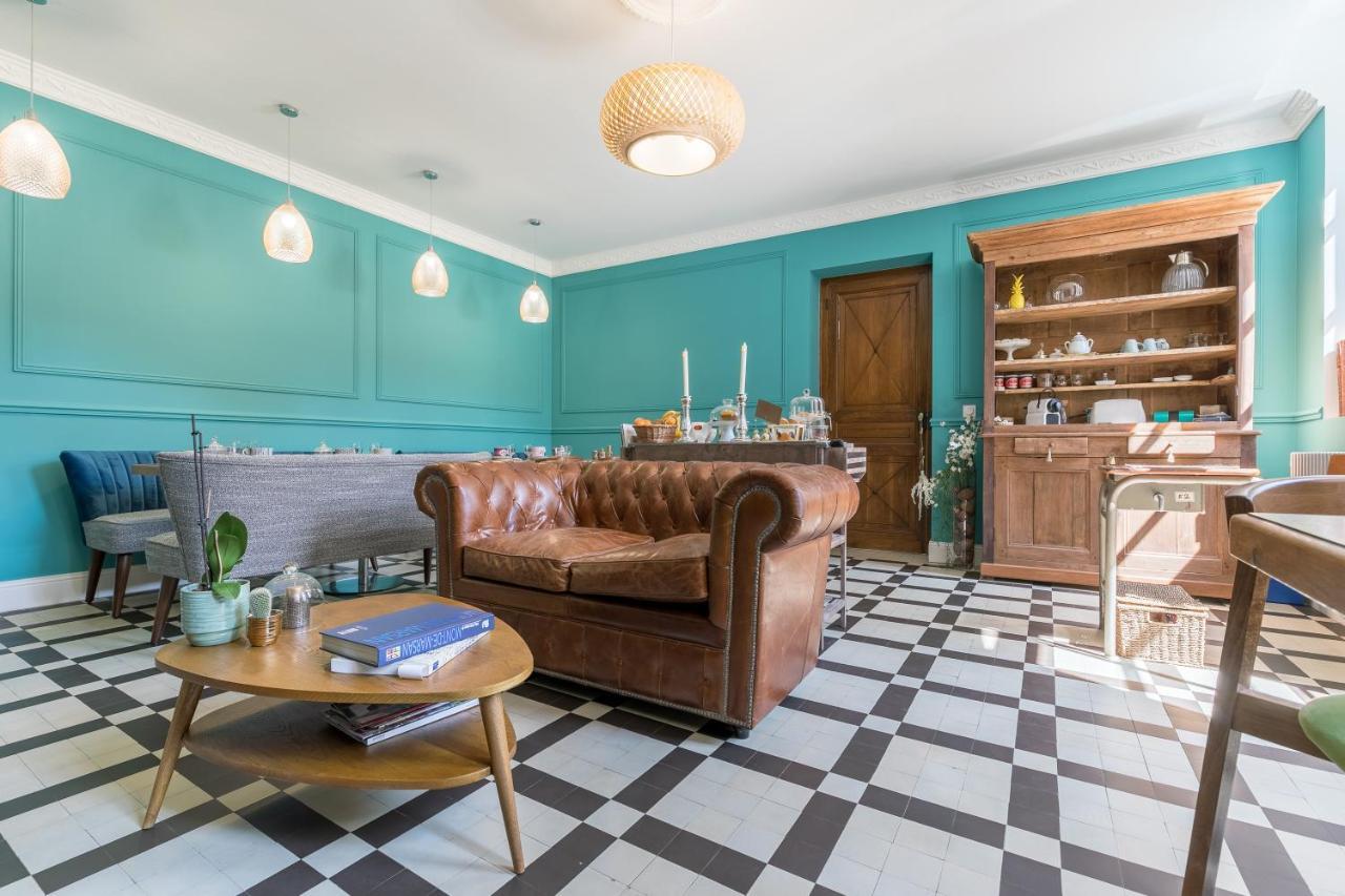 モン・ド・マルサン Le Logis D'Augustin Bed & Breakfast エクステリア 写真