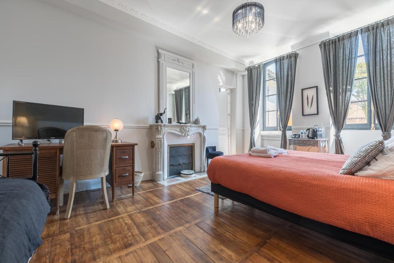 モン・ド・マルサン Le Logis D'Augustin Bed & Breakfast エクステリア 写真